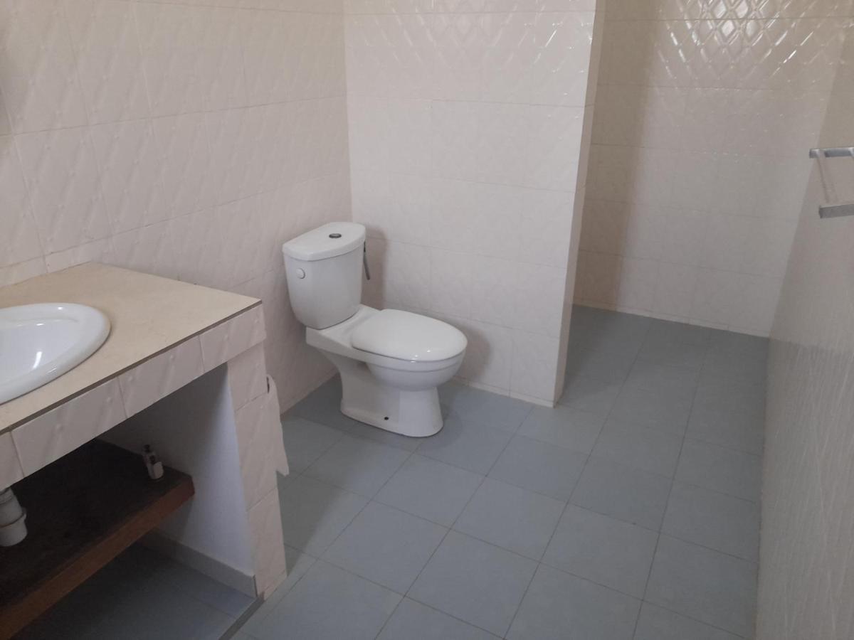 Appartement Familial Spacieux Avec Climatisation Ziguinchor Kültér fotó