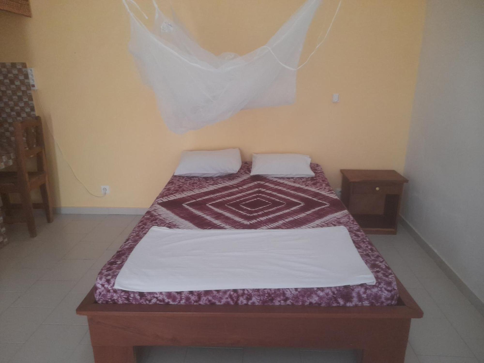 Appartement Familial Spacieux Avec Climatisation Ziguinchor Kültér fotó