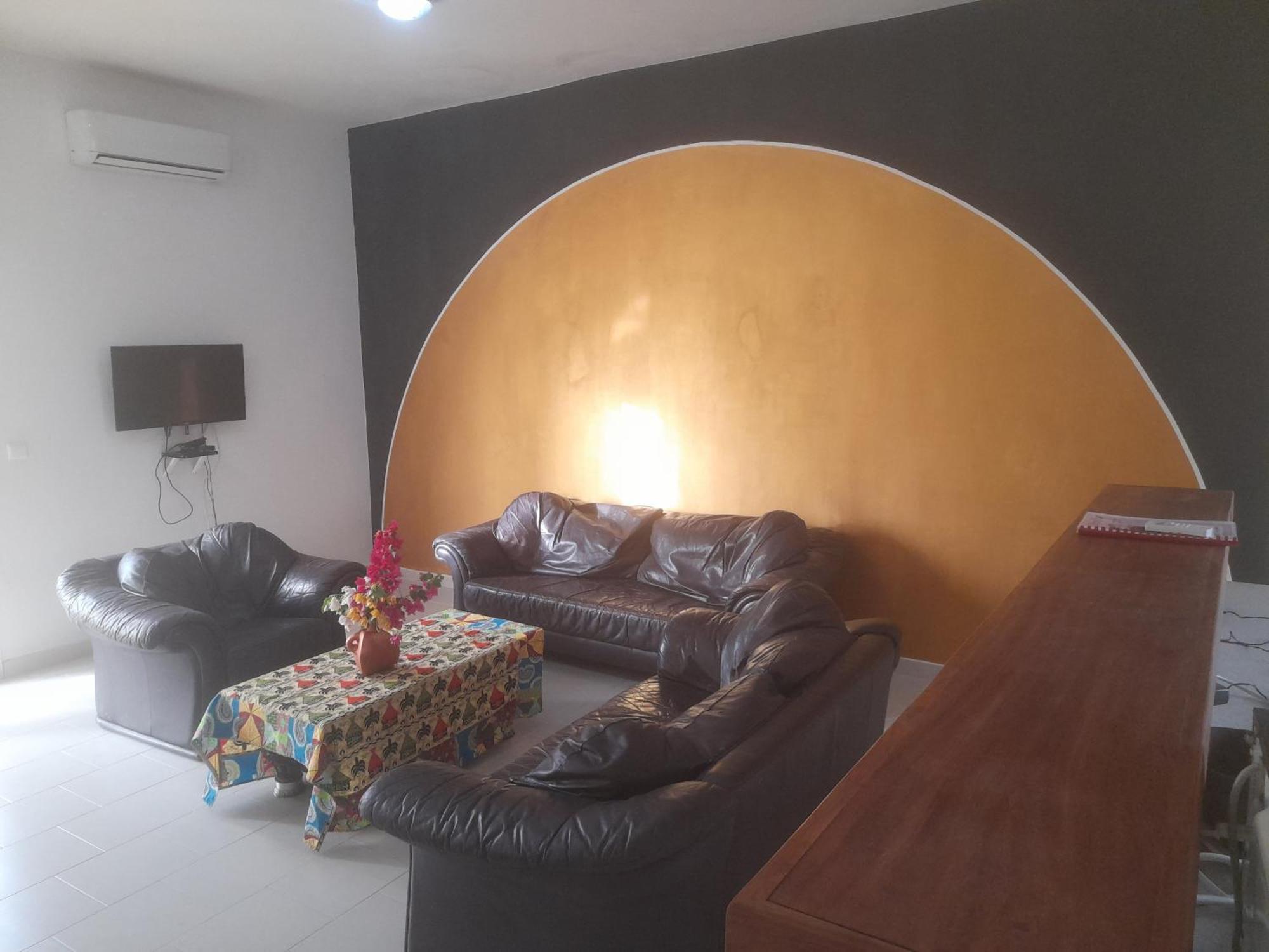 Appartement Familial Spacieux Avec Climatisation Ziguinchor Kültér fotó