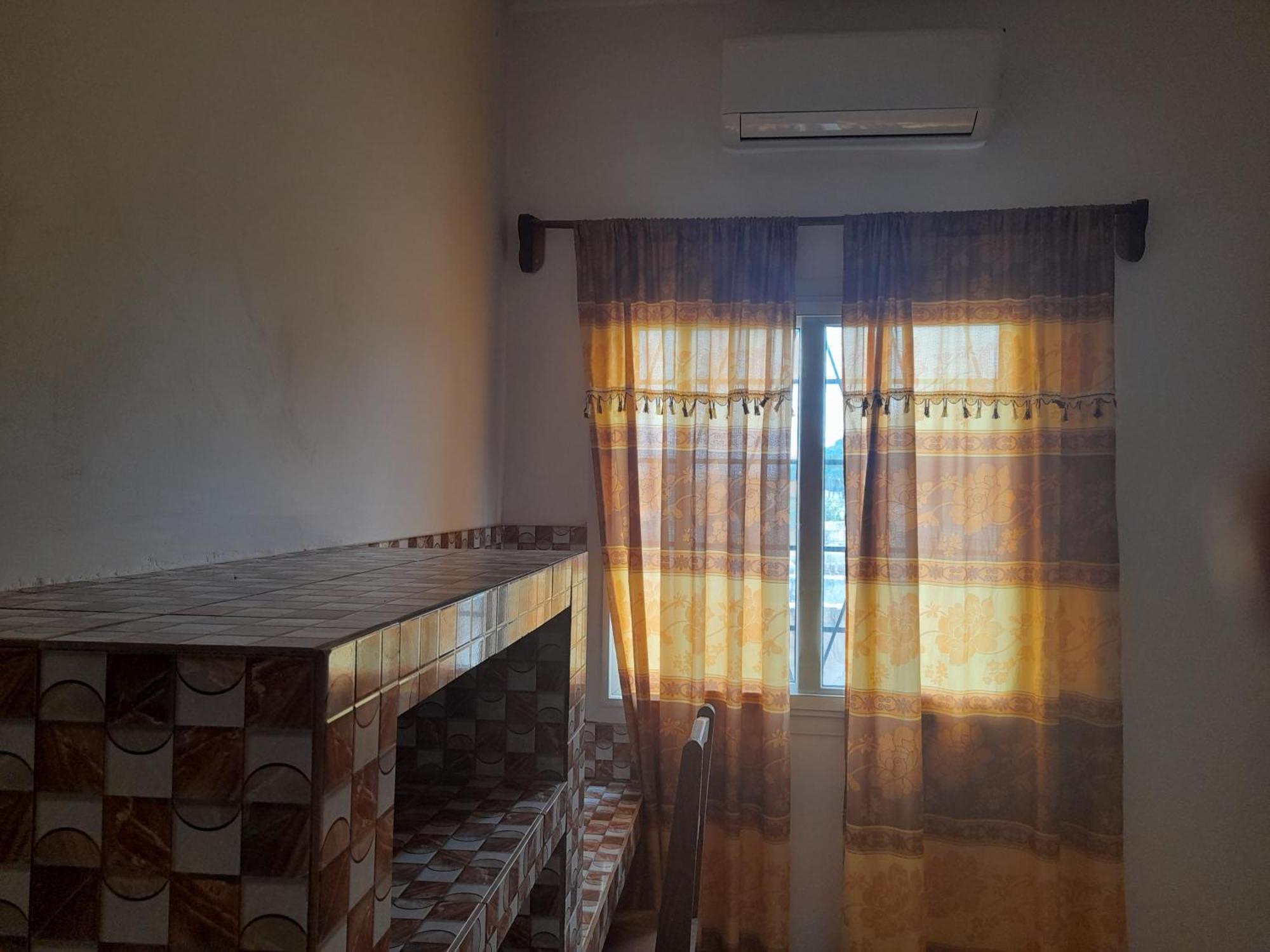 Appartement Familial Spacieux Avec Climatisation Ziguinchor Szoba fotó