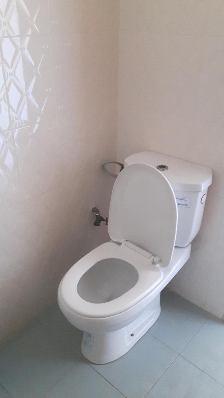 Appartement Familial Spacieux Avec Climatisation Ziguinchor Kültér fotó