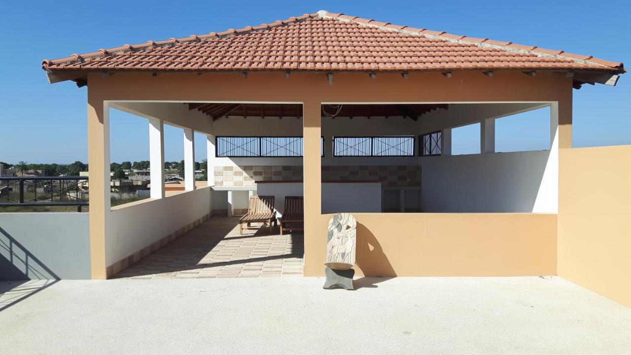 Appartement Familial Spacieux Avec Climatisation Ziguinchor Kültér fotó