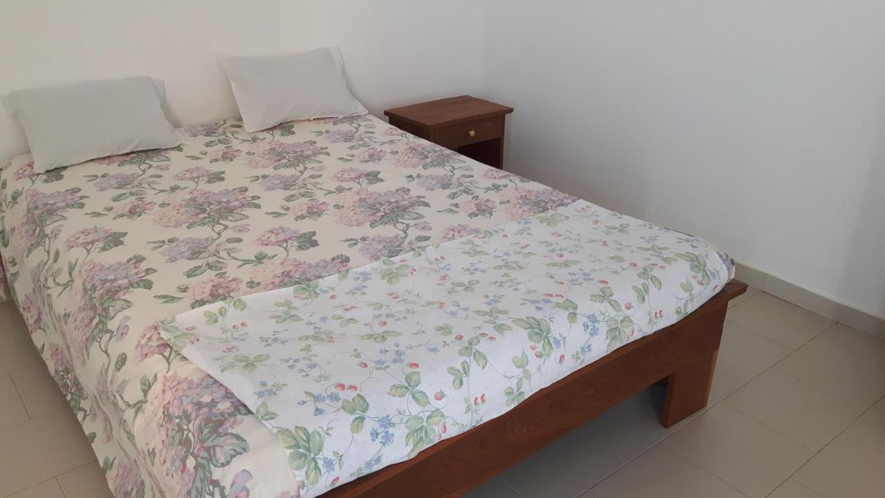 Appartement Familial Spacieux Avec Climatisation Ziguinchor Kültér fotó