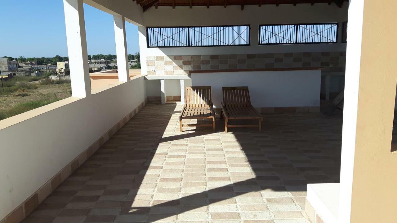 Appartement Familial Spacieux Avec Climatisation Ziguinchor Kültér fotó