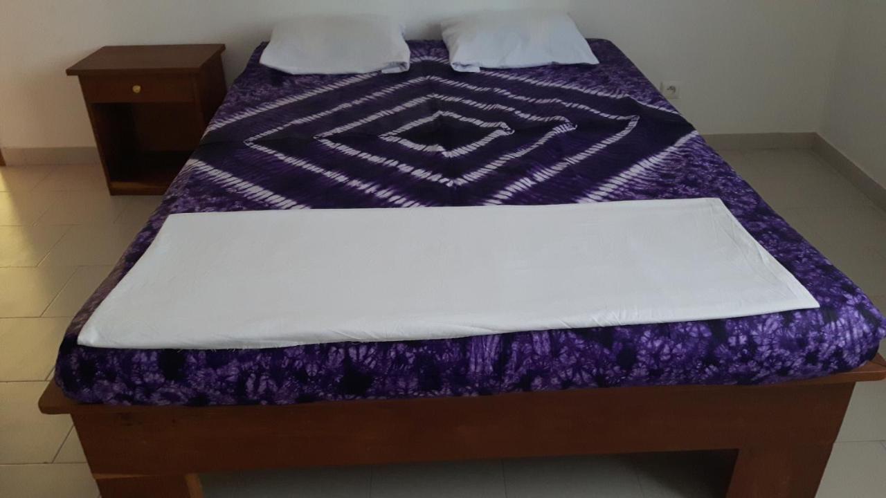 Appartement Familial Spacieux Avec Climatisation Ziguinchor Kültér fotó